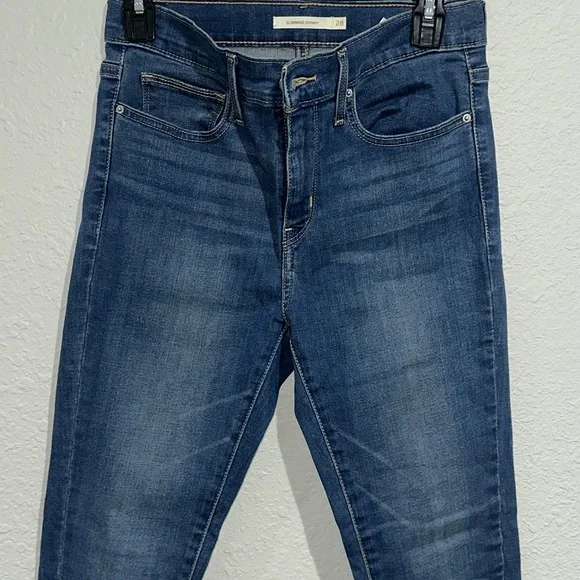 Levi’s slimming skinny jeans EUC Size 28 - Picture 2 of 12